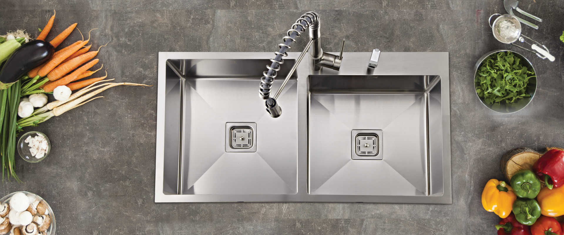 Precision stainless steel kitchen sink manufacturing